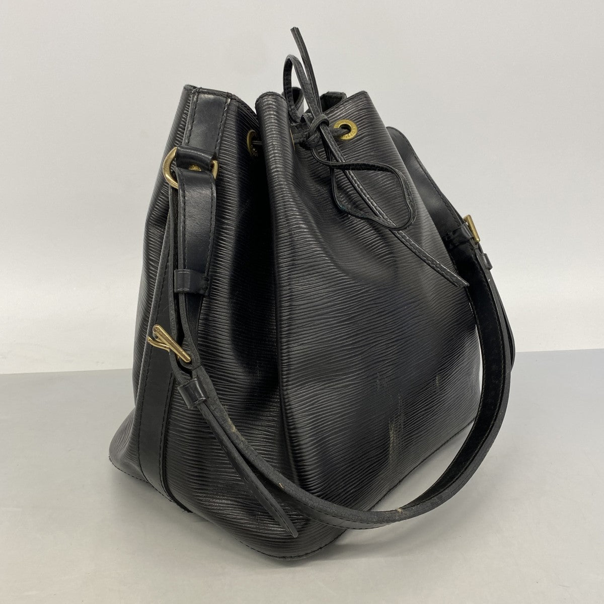 【6fa1044-k】ルイヴィトン ショルダーバッグ エピ プチノエ M59012 ノワール【中古】レディース