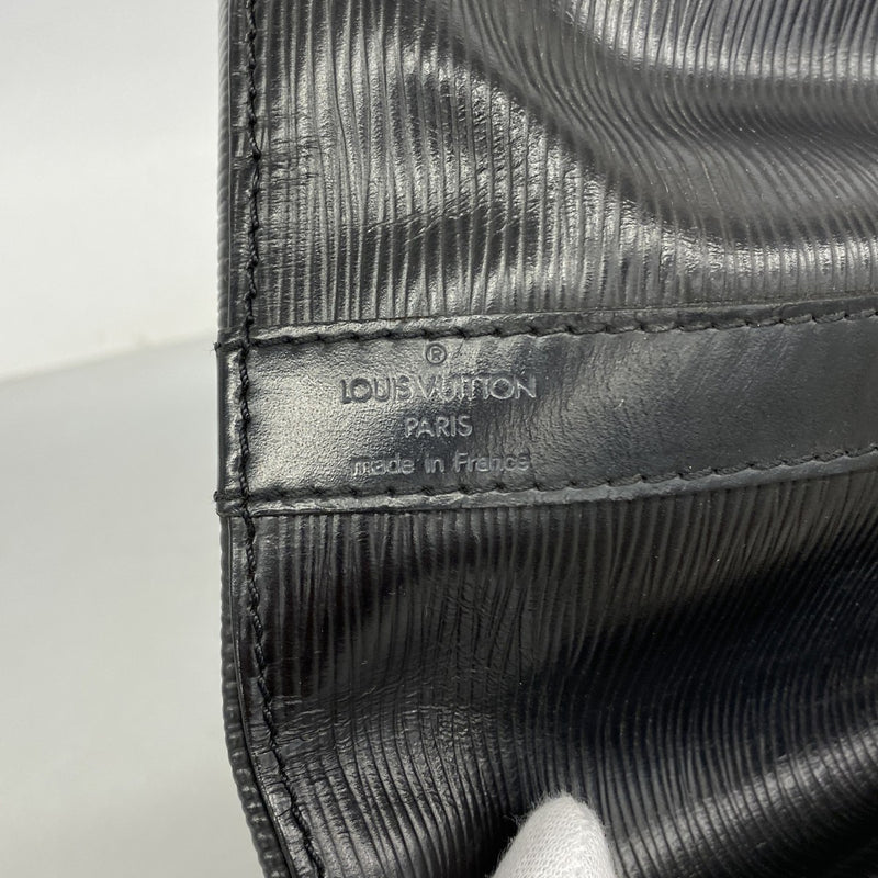 【6fa1044-k】ルイヴィトン ショルダーバッグ エピ プチノエ M59012 ノワール【中古】レディース