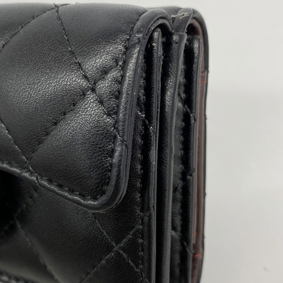 【6fa1047-k】シャネル 三つ折り財布 マトラッセ ラムスキン ブラック シャンパンゴールド金具【中古】レディース