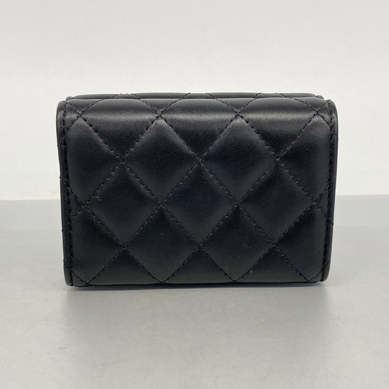 【6fa1047-k】シャネル 三つ折り財布 マトラッセ ラムスキン ブラック シャンパンゴールド金具【中古】レディース
