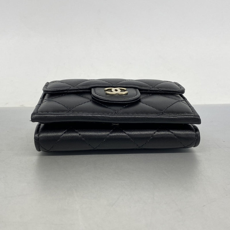 【6fa1047-k】シャネル 三つ折り財布 マトラッセ ラムスキン ブラック シャンパンゴールド金具【中古】レディース
