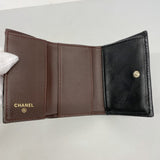 【6fa1047-k】シャネル 三つ折り財布 マトラッセ ラムスキン ブラック シャンパンゴールド金具【中古】レディース