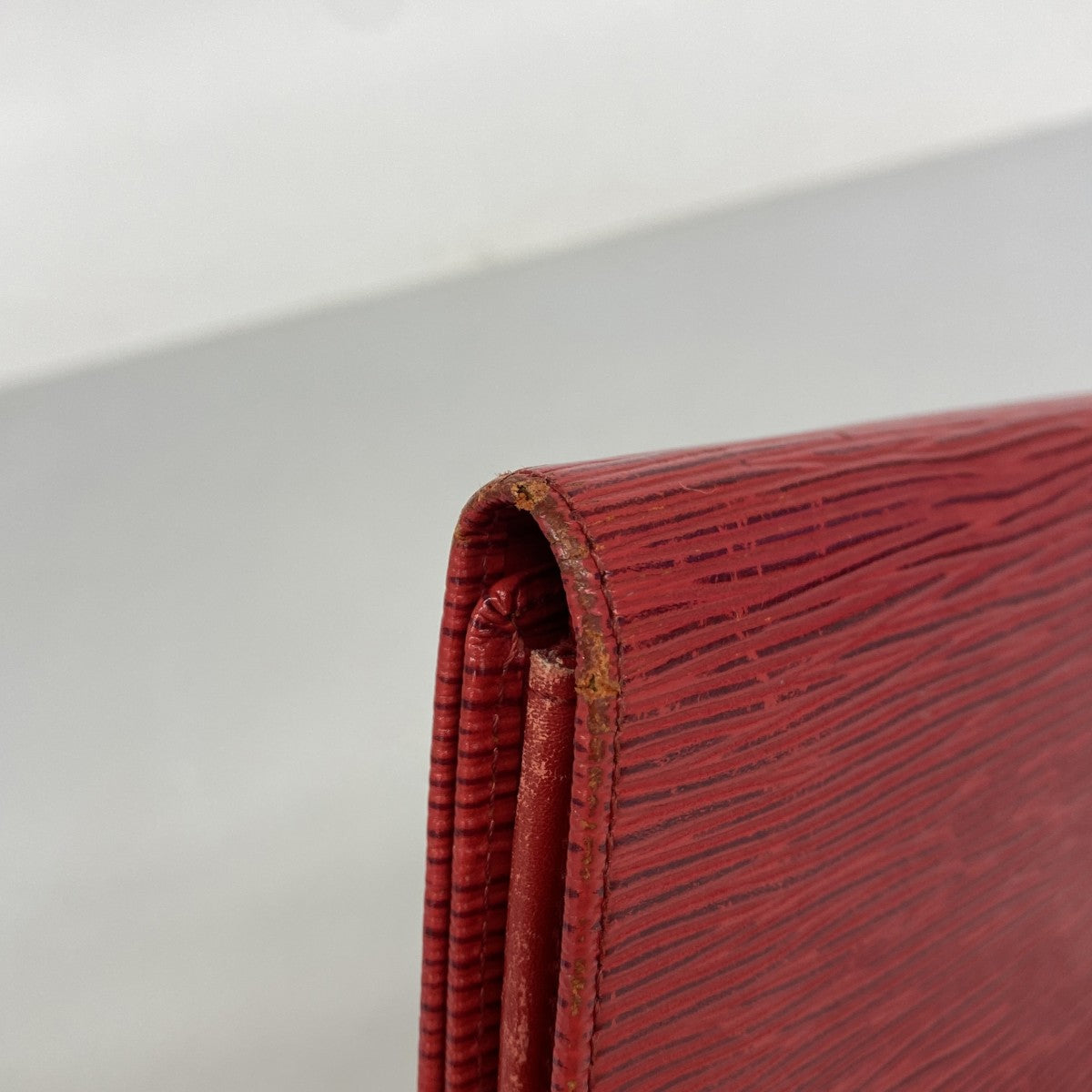 【6fa1051-k】ルイヴィトン 長財布 エピ ポシェットポルトモネクレディ M63577 カスティリアンレッド【中古】レディース