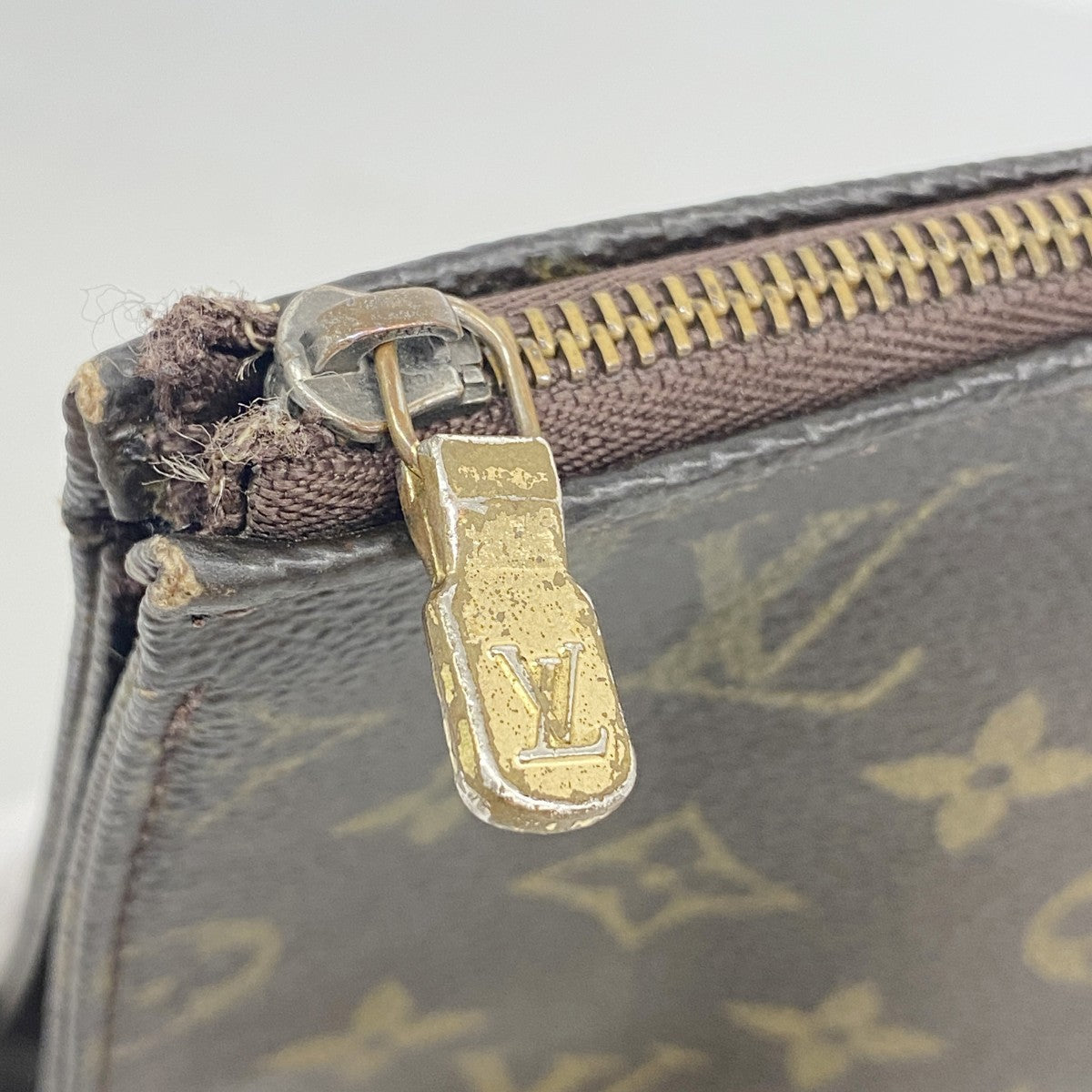 【6fa1138】ルイヴィトン ポーチ モノグラム ポシェットトワレット26 M47542 ブラウン【中古】レディース