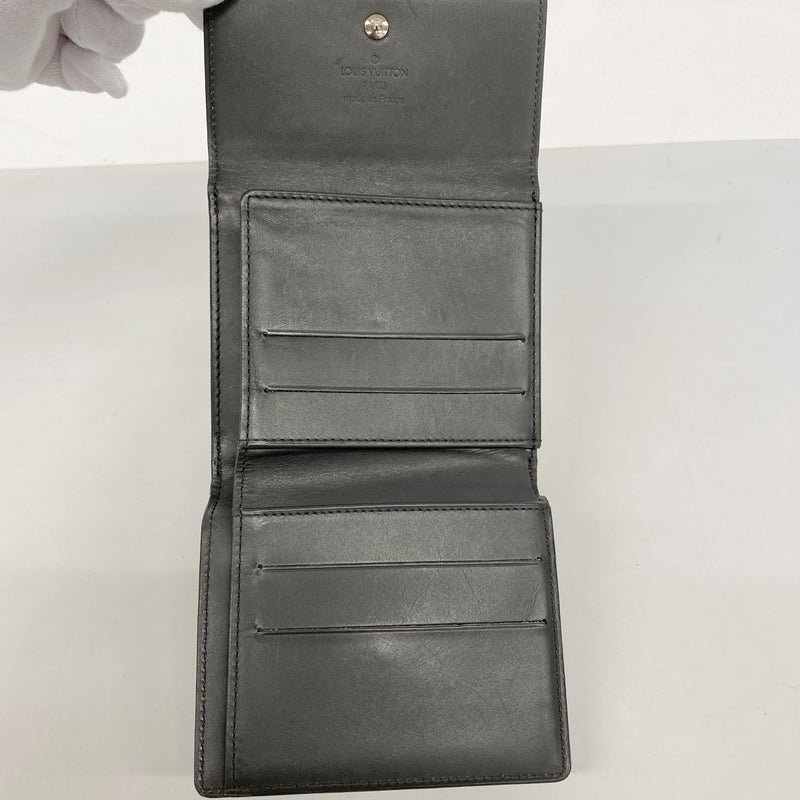 【6fa1163】ルイヴィトン 三つ折り財布 モノグラム・マット ポルトモネビエカルトクレディ M65112 ノワール【中古】レディース