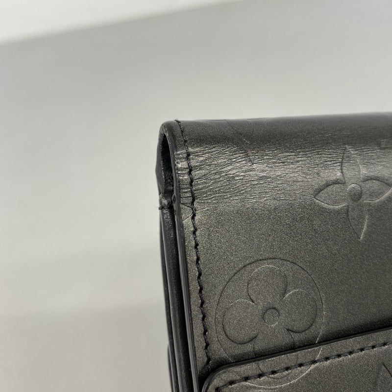 【6fa1163】ルイヴィトン 三つ折り財布 モノグラム・マット ポルトモネビエカルトクレディ M65112 ノワール【中古】レディース