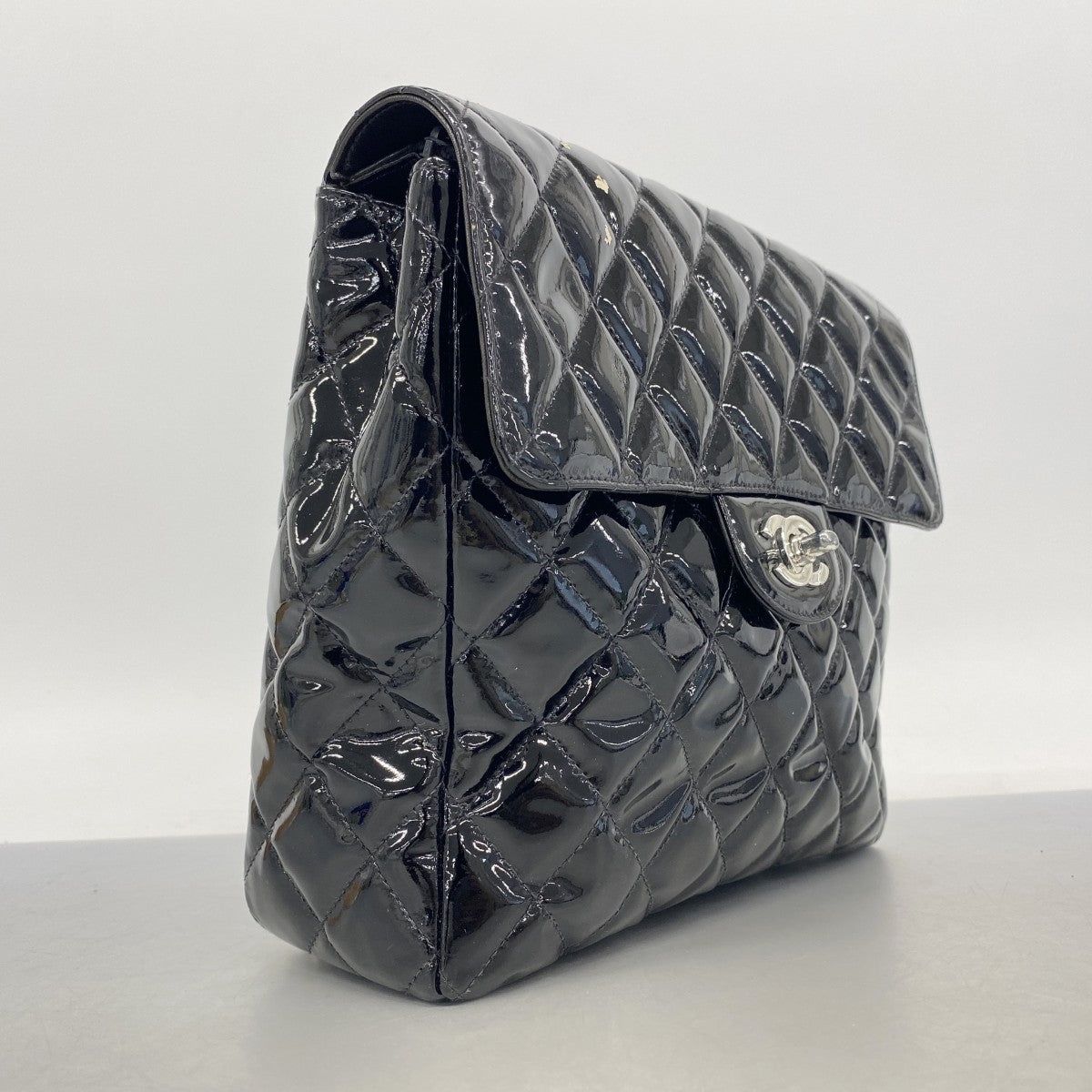 【6fa1175】シャネル リュック・デイパック マトラッセ パテントレザー ブラック シルバー金具【中古】レディース