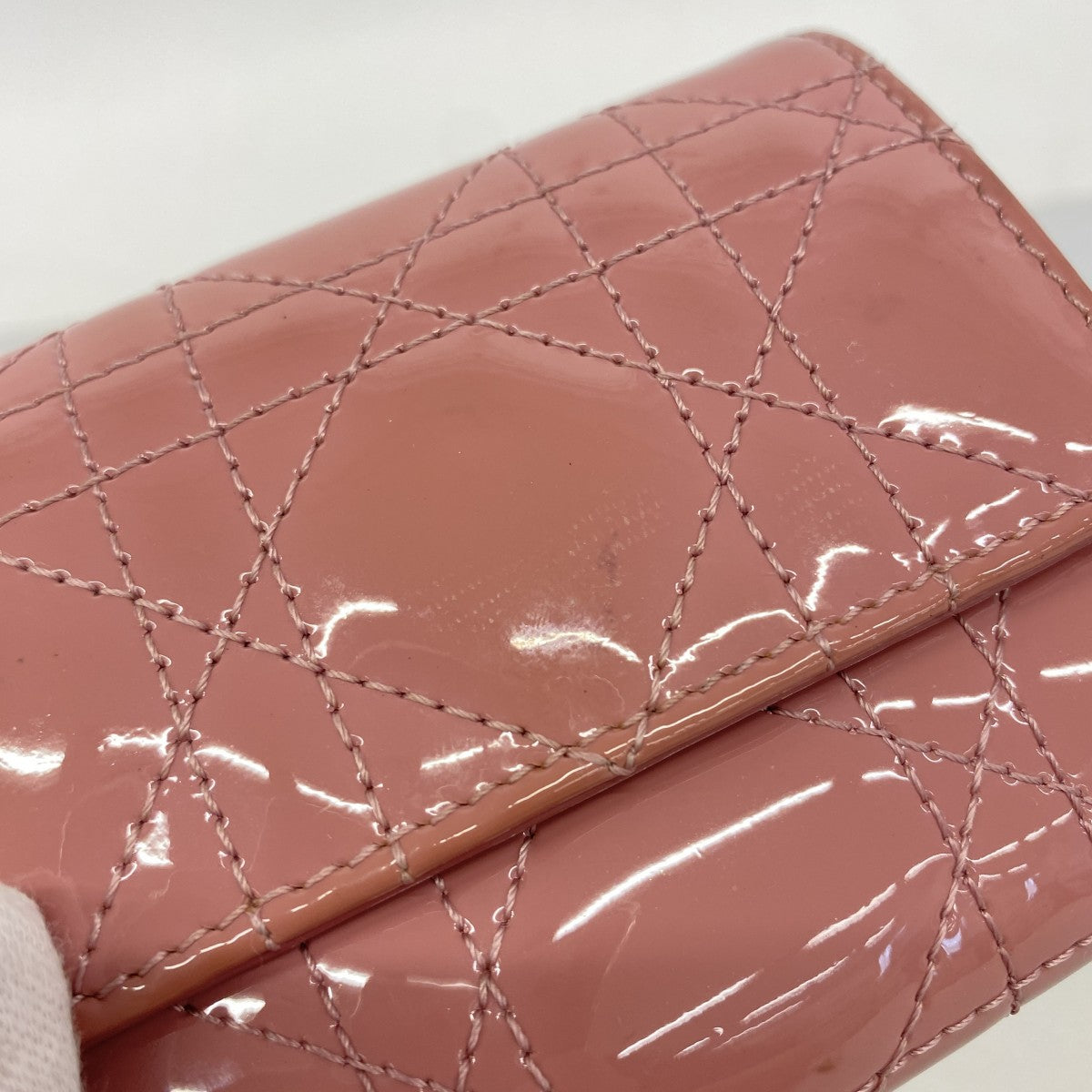 【6fa1191】クリスチャンディオール 三つ折り財布 カナージュ エナメル ピンク ゴールド金具【中古】レディース