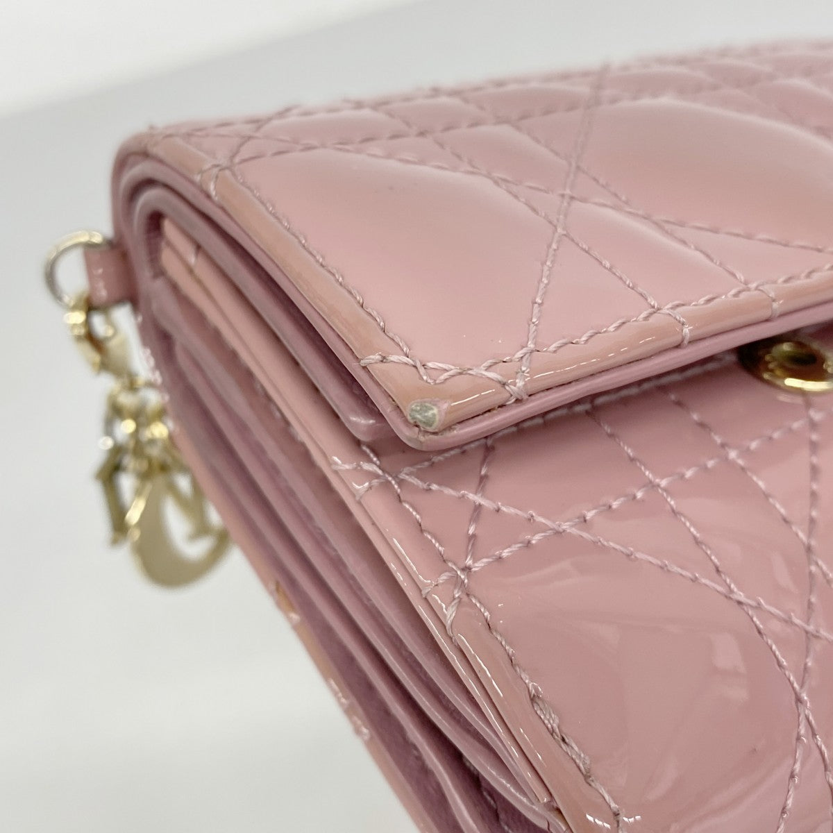 【6fa1191】クリスチャンディオール 三つ折り財布 カナージュ エナメル ピンク ゴールド金具【中古】レディース