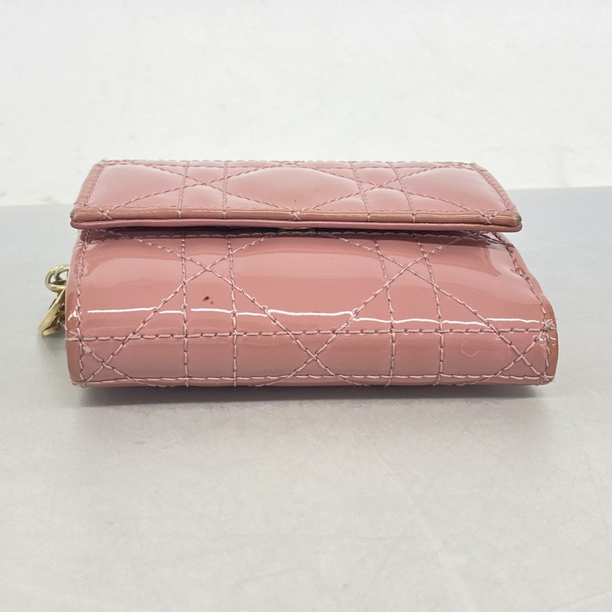 【6fa1191】クリスチャンディオール 三つ折り財布 カナージュ エナメル ピンク ゴールド金具【中古】レディース