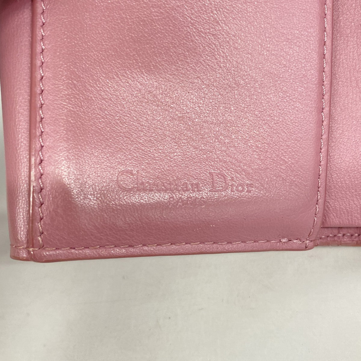 【6fa1191】クリスチャンディオール 三つ折り財布 カナージュ エナメル ピンク ゴールド金具【中古】レディース