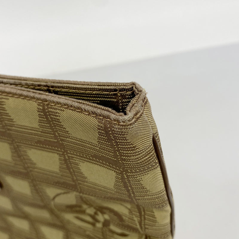 【6fa1195】シャネル トートバッグ ニュートラベル ナイロン カーキ シルバー金具【中古】レディース