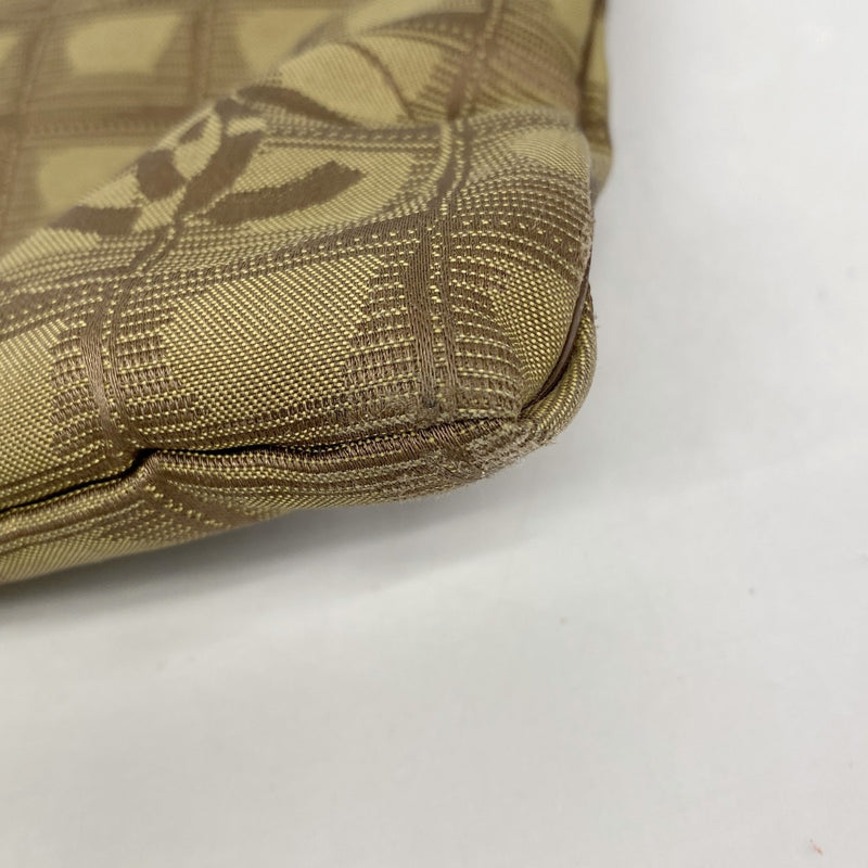 【6fa1195】シャネル トートバッグ ニュートラベル ナイロン カーキ シルバー金具【中古】レディース