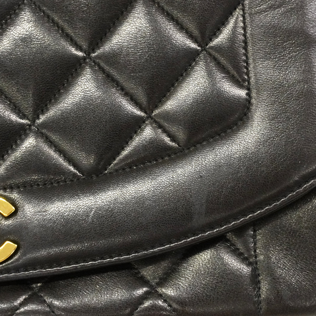 【6fa1228】シャネル ショルダーバッグ ダイアナ チェーンショルダー ラムスキン ブラック ゴールド金具【中古】レディース