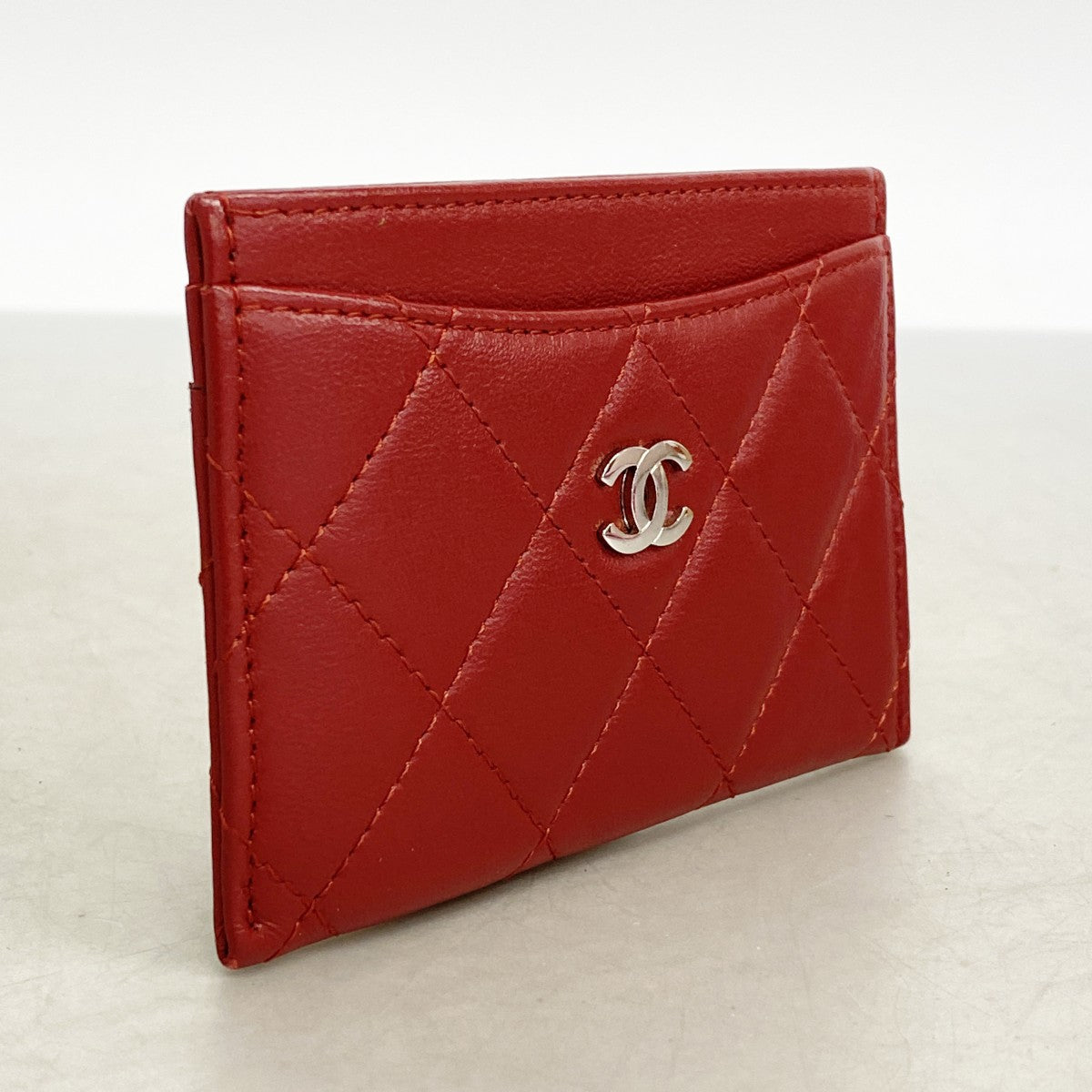 【6fa1351】シャネル カードケース マトラッセ ラムスキン レッド シルバー金具【中古】レディース
