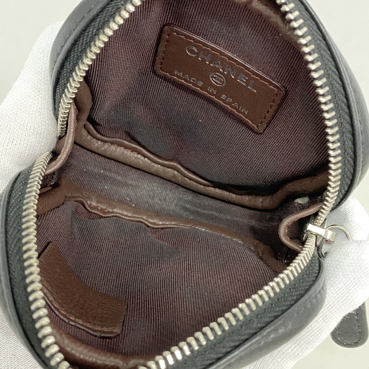 【6fa1384-k】シャネル コインケース Vステッチ ラムスキン ブラック シルバー金具【中古】レディース