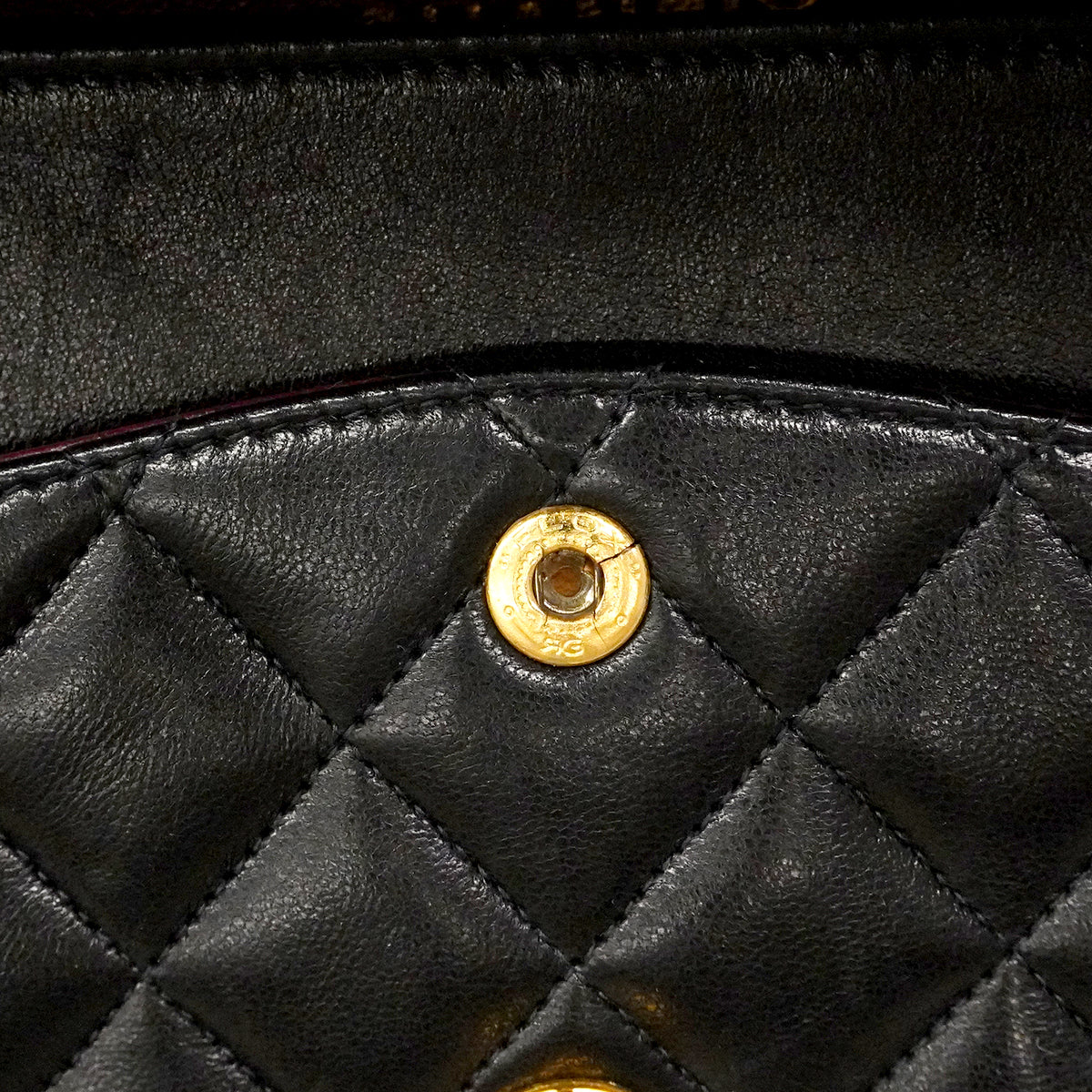 【6fa1542-h】シャネル ショルダーバッグ マトラッセ Wフラップ Wチェーン ラムスキン ブラック ゴールド金具【中古】レディース