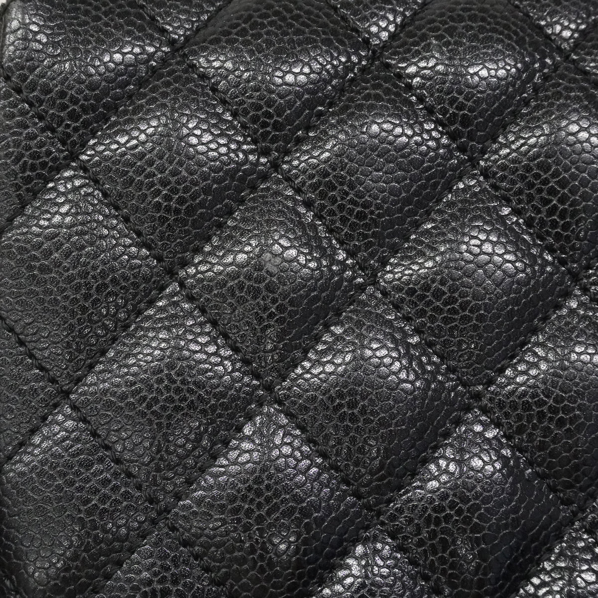 【6fa1546】 ショルダーバッグ マトラッセ チェーンショルダー イーストウエスト キャビアスキン ブラック シルバー金具【中古】レディース