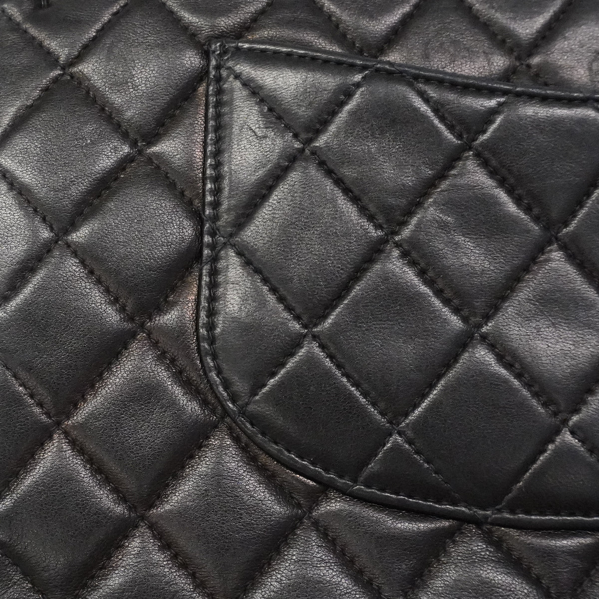 【6fa1637】シャネル ショルダーバッグ マトラッセ Wフラップ Wチェーン ラムスキン ブラック ゴールド金具【中古】レディース