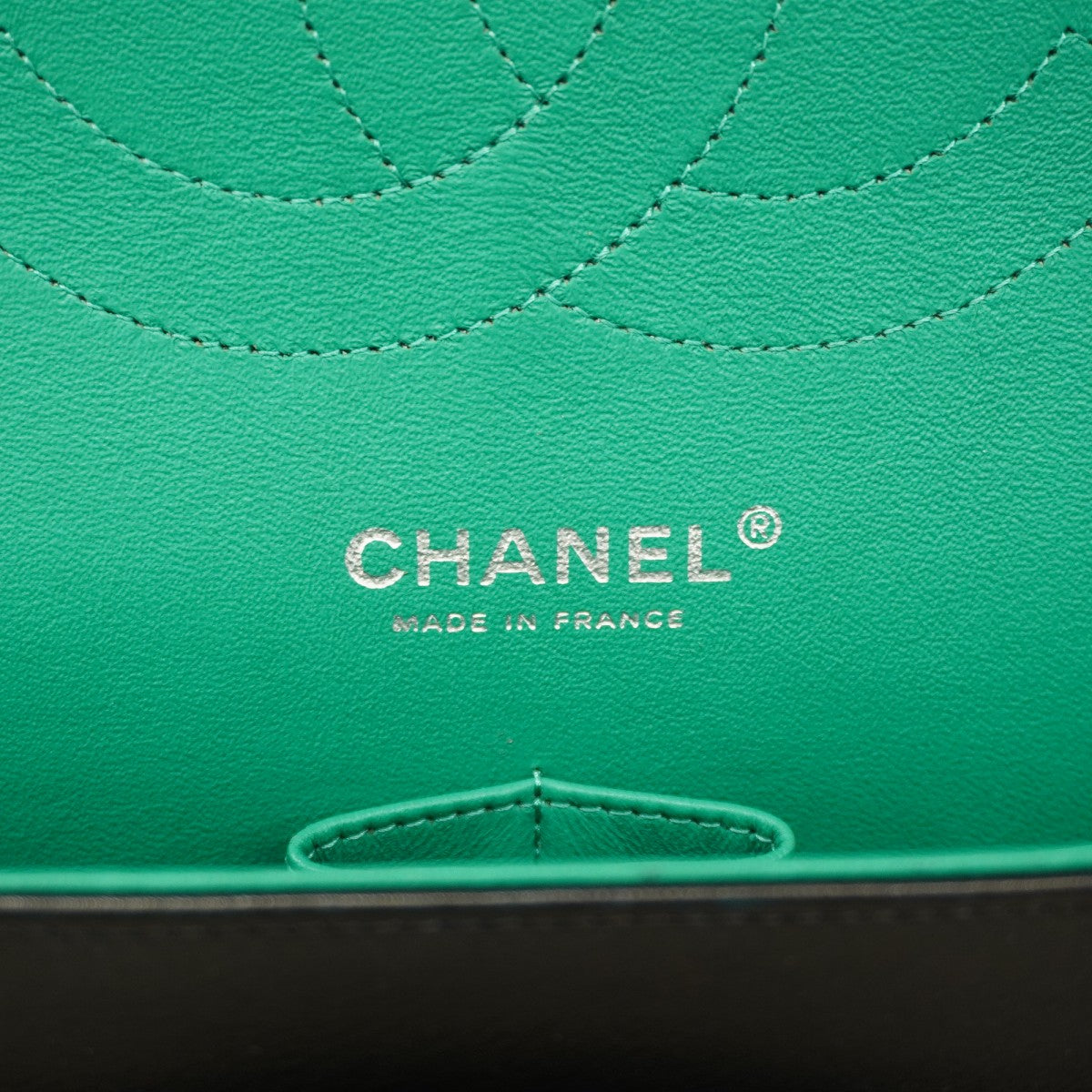【6fa1668-k】シャネル ショルダーバッグ デカマトラッセ Wチェーン パテントレザー ブラック シルバー金具【中古】レディース