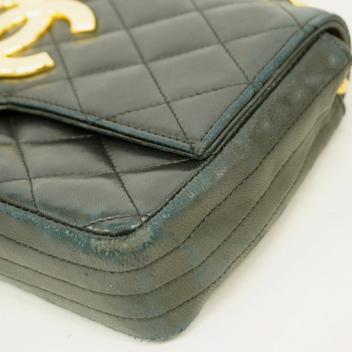 【6fa1696】シャネル ショルダーバッグ マトラッセ チェーンショルダー ラムスキン ブラック ゴールド金具【中古】レディース