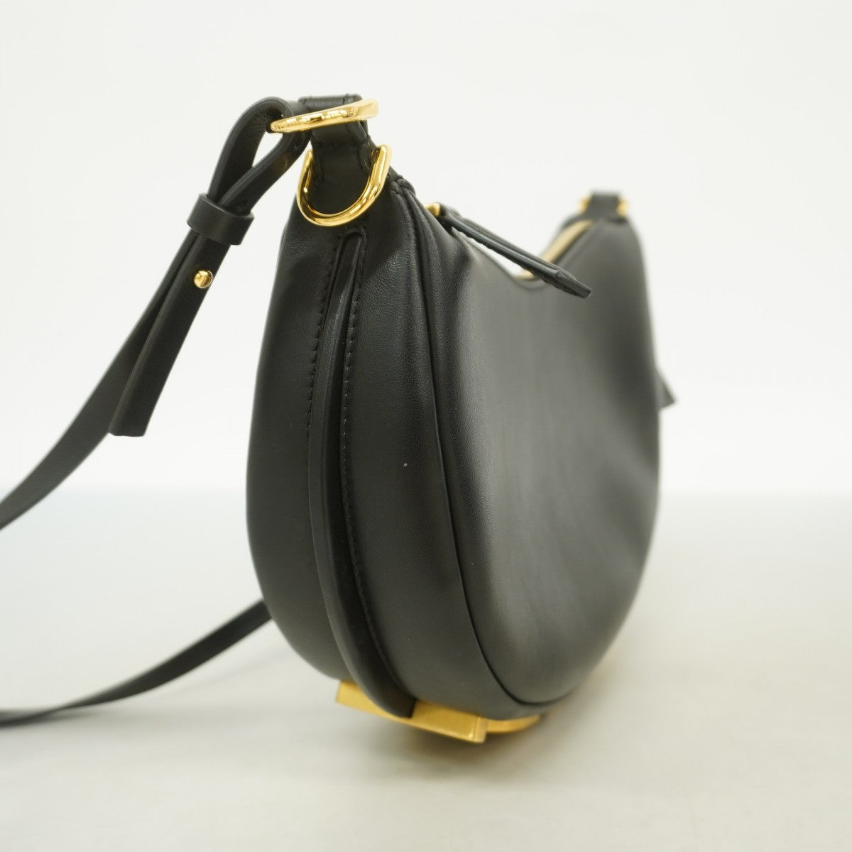 【6fa1787】フェンディ ショルダーバッグ グラフィー レザー ブラック ゴールド金具【中古】レディース