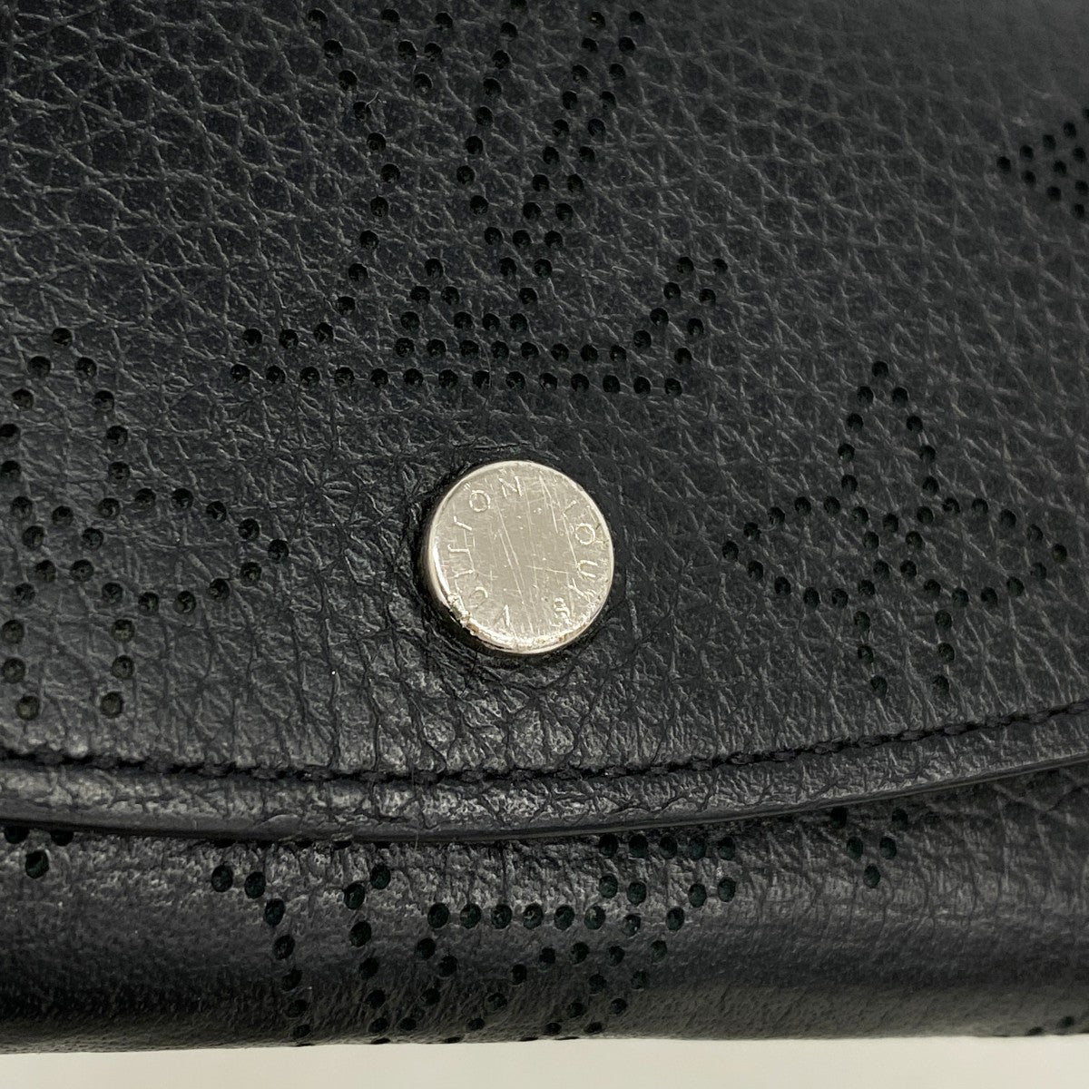 【6fa1816-k】ルイヴィトン キーケース マヒナ ミュルティクレ4 M64054 ノワール【中古】レディース