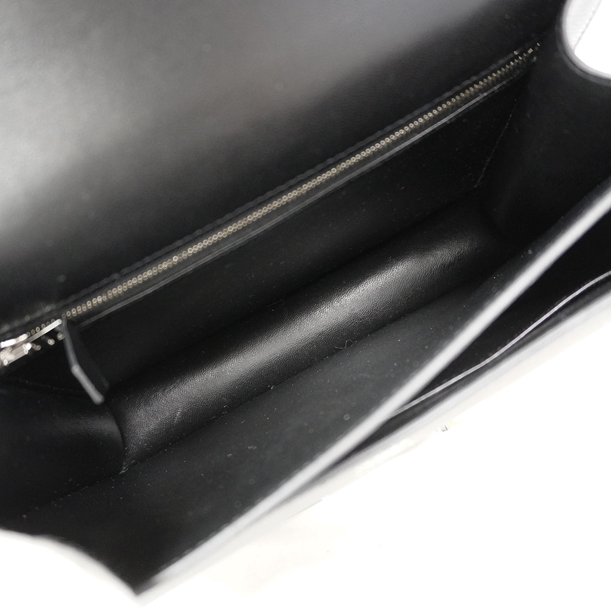 【6fa1906】エルメス ショルダーバッグ コンスタンス24 ヴォーエプソン ブラック シルバー金具 Z刻印【中古】レディース