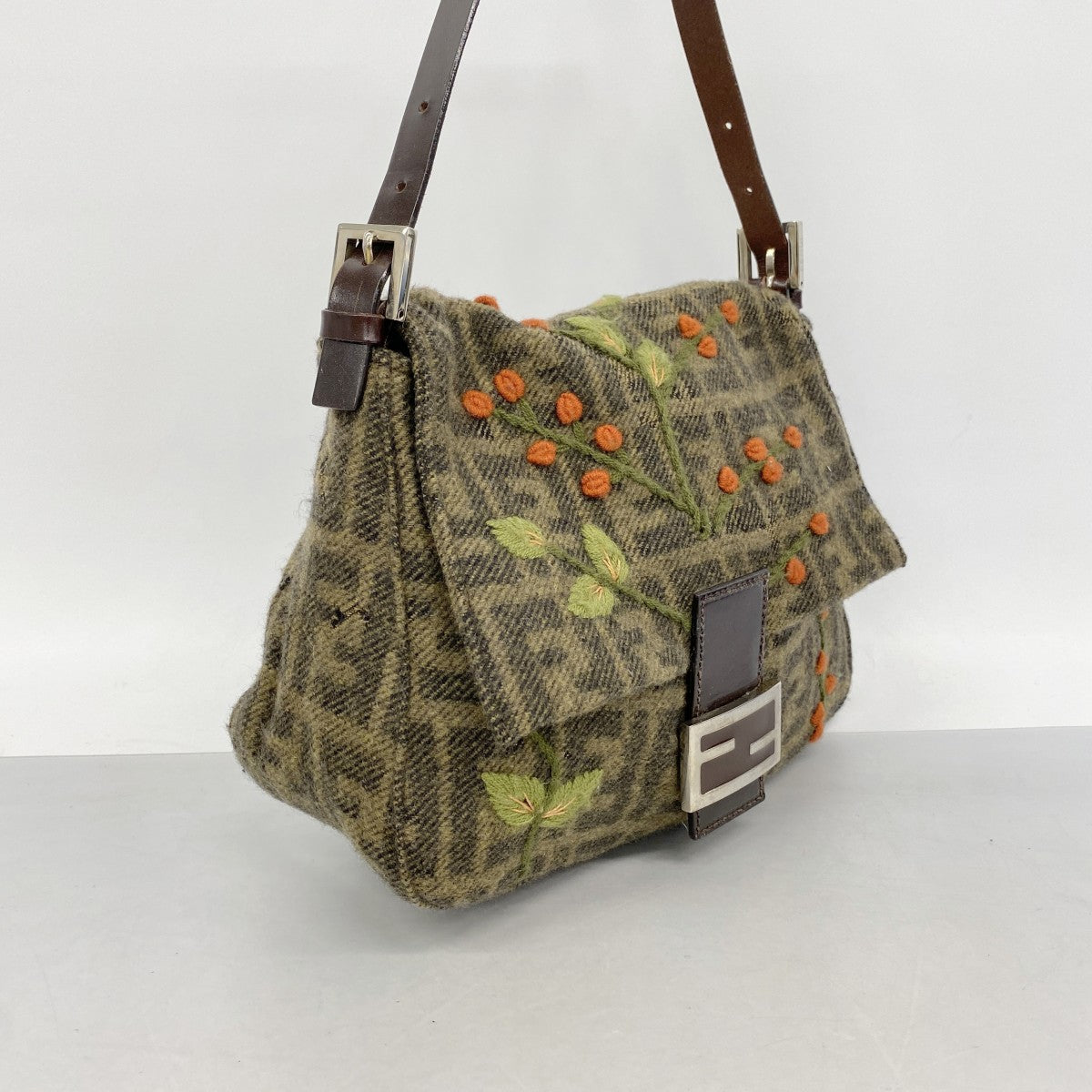 【6fb2009】フェンディ ハンドバッグ ズッカ マンマバケット ウール ブラウン シルバー金具【中古】レディース