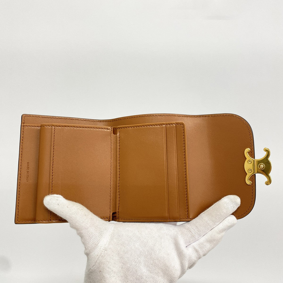 【6fb2020】セリーヌ 三つ折り財布 トリオンフ レザー ブラウン ゴールド金具【中古】レディース