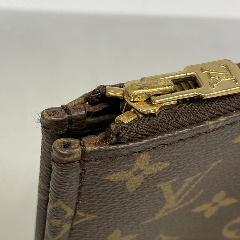 【6fb2026】ルイヴィトン クラッチバッグ モノグラム エテュイ ヴォワヤージュPM ブラウン【中古】メンズ レディース ユニセックス