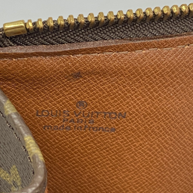 【6fb2026】ルイヴィトン クラッチバッグ モノグラム エテュイ ヴォワヤージュPM ブラウン【中古】メンズ レディース ユニセックス
