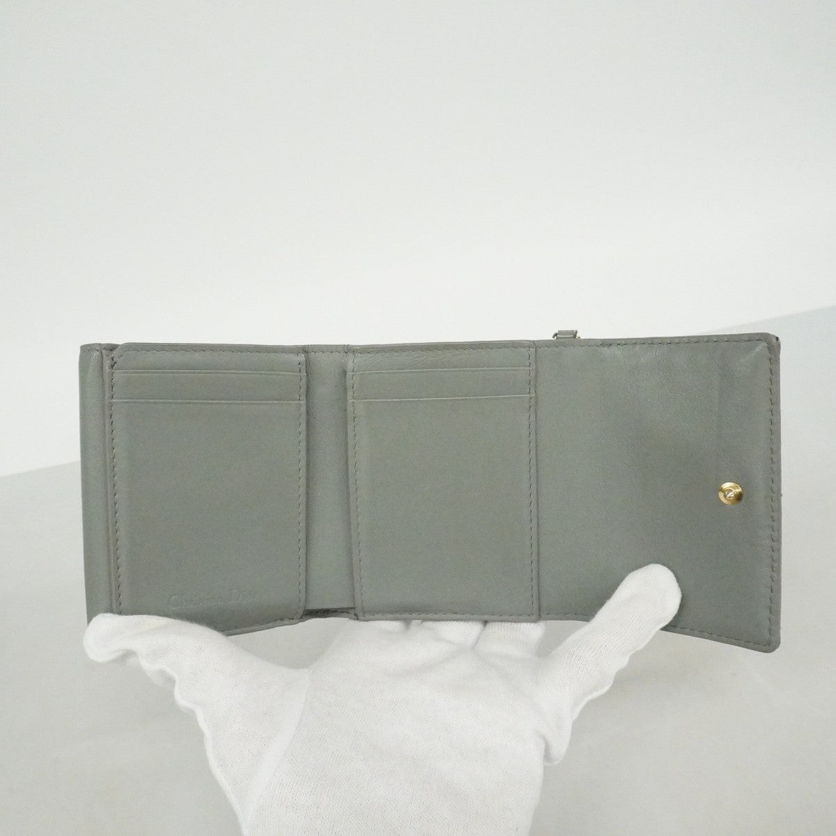 【6fb2076】クリスチャンディオール 三つ折り財布 カナージュ エナメル グレー シャンパンゴールド金具【中古】レディース
