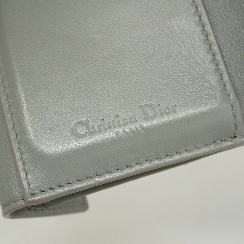 【6fb2076】クリスチャンディオール 三つ折り財布 カナージュ エナメル グレー シャンパンゴールド金具【中古】レディース
