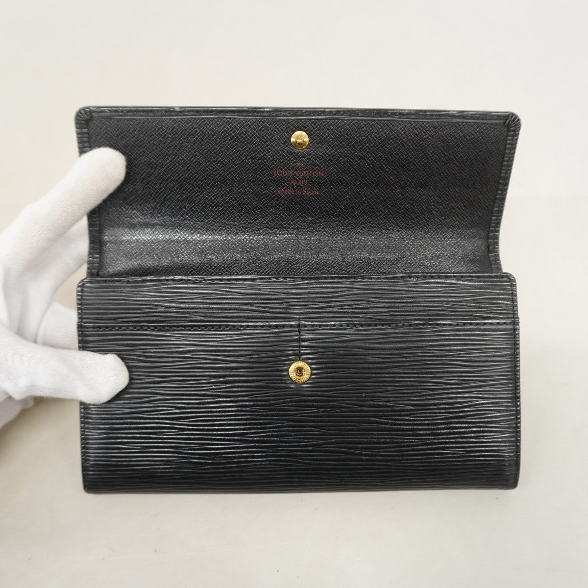 【6fb2342-k】ルイヴィトン 長財布 エピ ポルトモネクレディ M63952 ノワール【中古】レディース