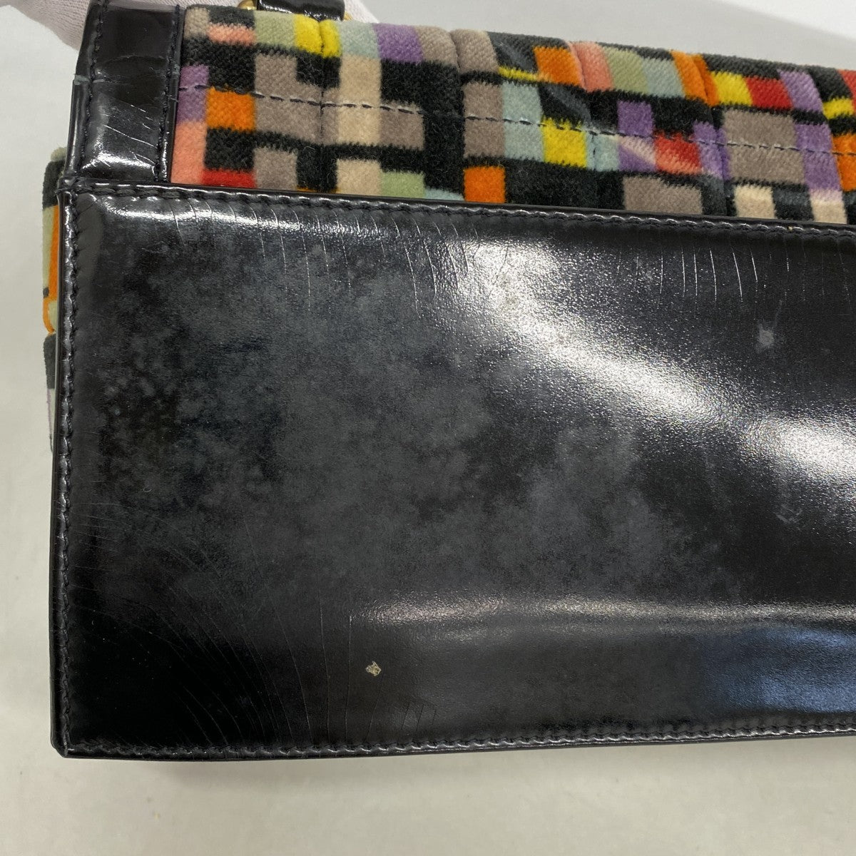 【6fb2404-k】シャネル ショルダーバッグ 2.55 パテントレザー ベロア マルチカラー ブラック ゴールド金具【中古】レディース
