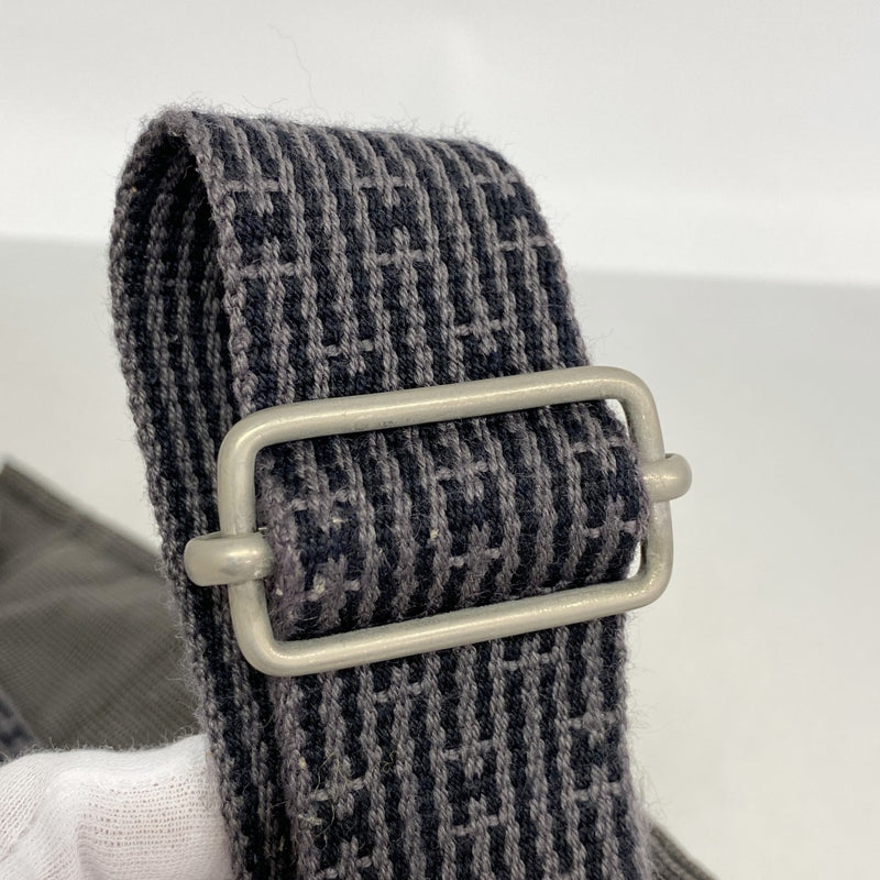 【6fb2407-k】エルメス リュック・デイパック エールラインアドMM キャンバス グレー シルバー金具【中古】メンズ レディース ユニセックス