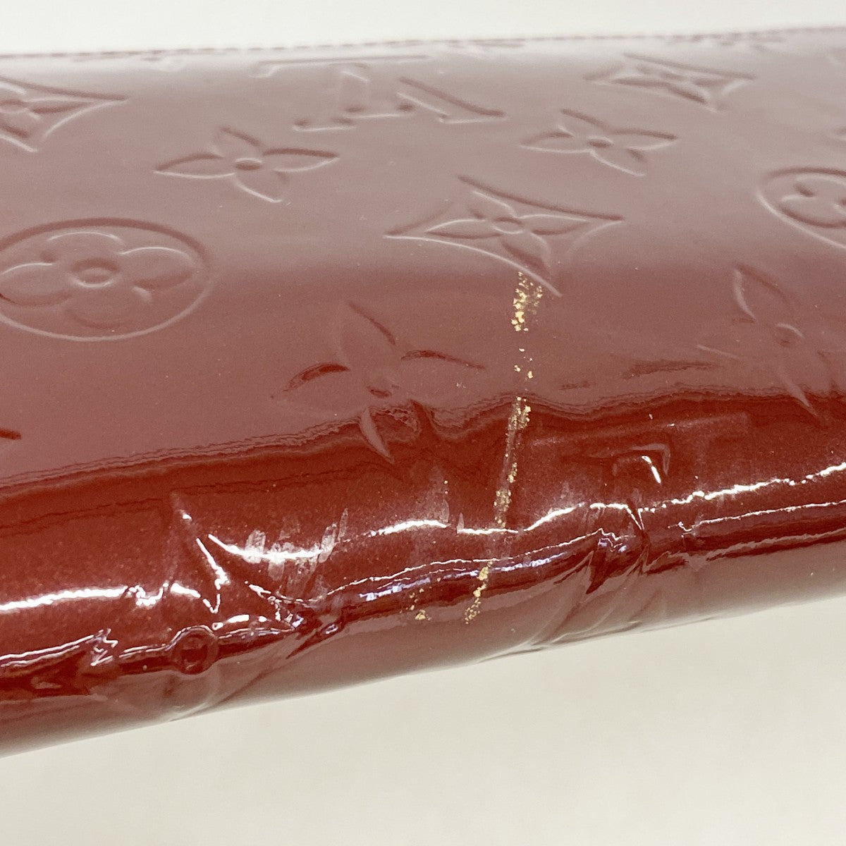 【6fb2410-k】ルイヴィトン 長財布 ヴェルニ ジッピーウォレット M90218 グリヨット【中古】レディース