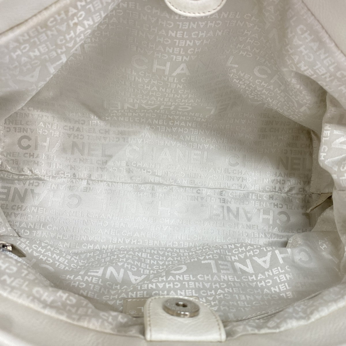 【6fb2458】シャネル ショルダーバッグ チェーンショルダー レザー ホワイト シルバー金具【中古】レディース