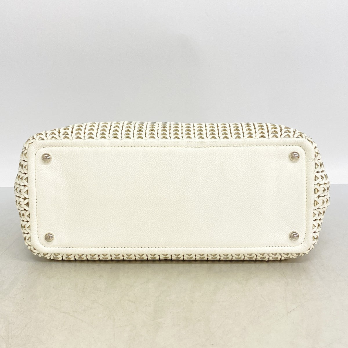 【6fb2458】シャネル ショルダーバッグ チェーンショルダー レザー ホワイト シルバー金具【中古】レディース