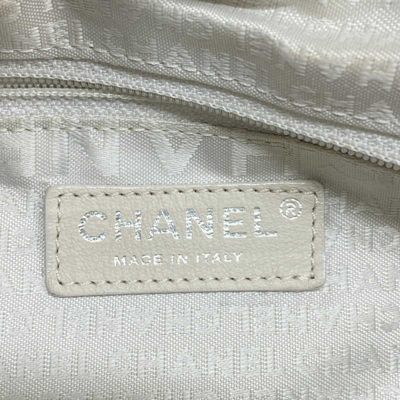 【6fb2458】シャネル ショルダーバッグ チェーンショルダー レザー ホワイト シルバー金具【中古】レディース