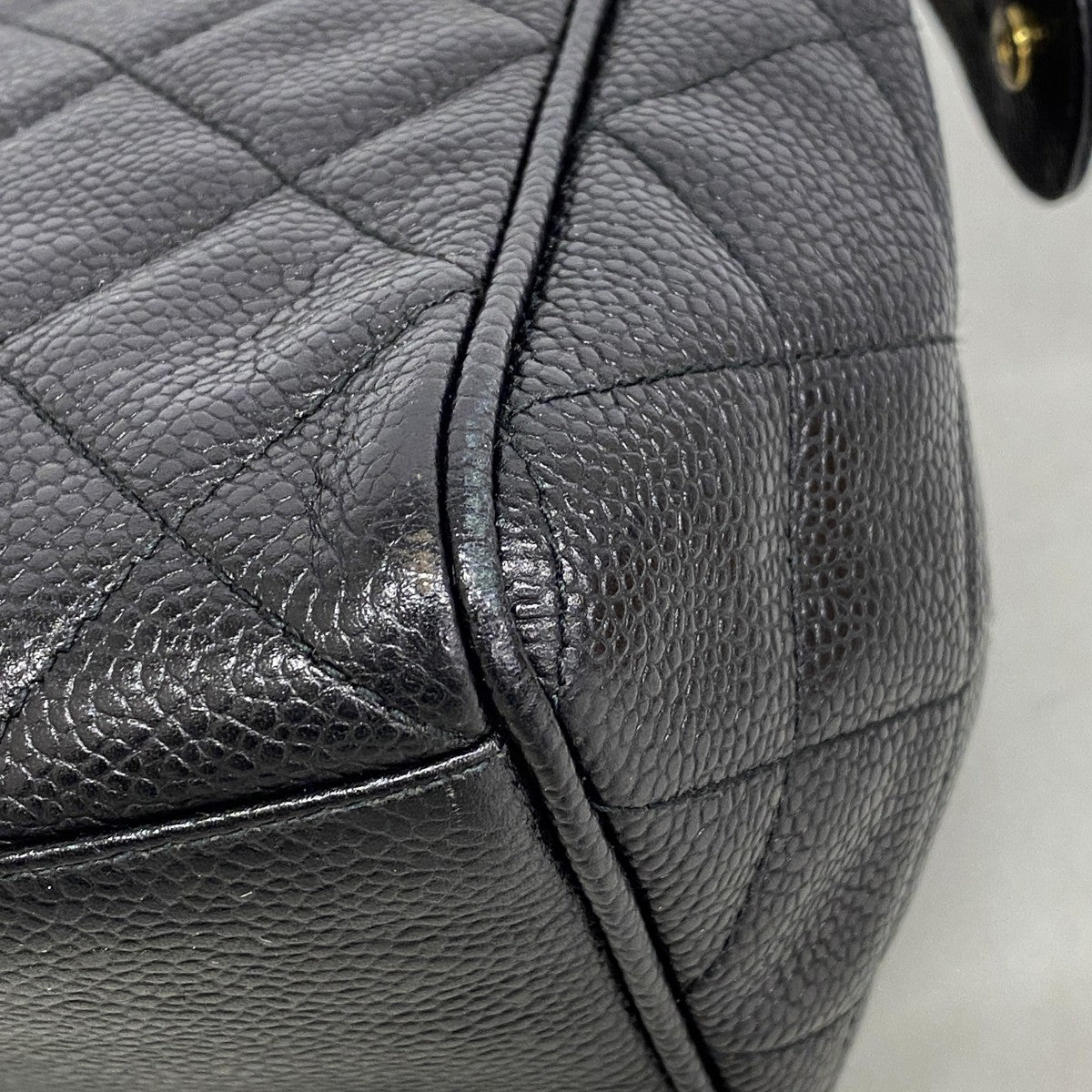 【6fb2471】シャネル ショルダーバッグ マトラッセ チェーンショルダー キャビアスキン ブラック ゴールド金具【中古】レディース