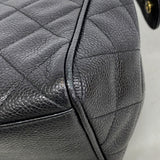 【6fb2471】シャネル ショルダーバッグ マトラッセ チェーンショルダー キャビアスキン ブラック ゴールド金具【中古】レディース