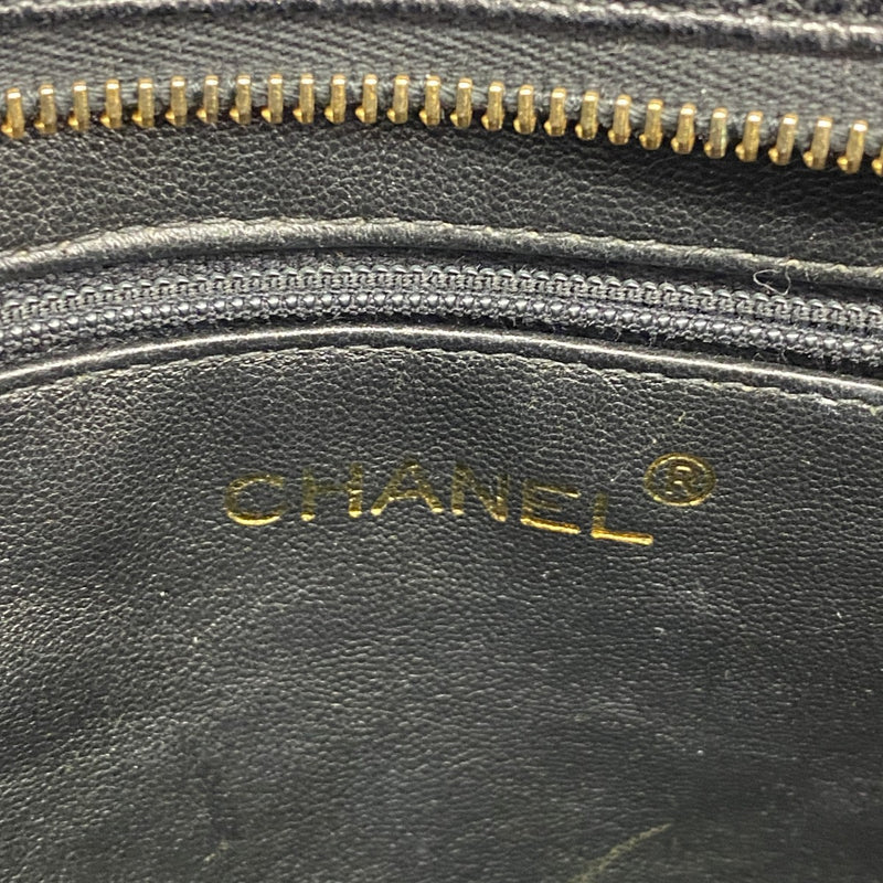 【6fb2471】シャネル ショルダーバッグ マトラッセ チェーンショルダー キャビアスキン ブラック ゴールド金具【中古】レディース
