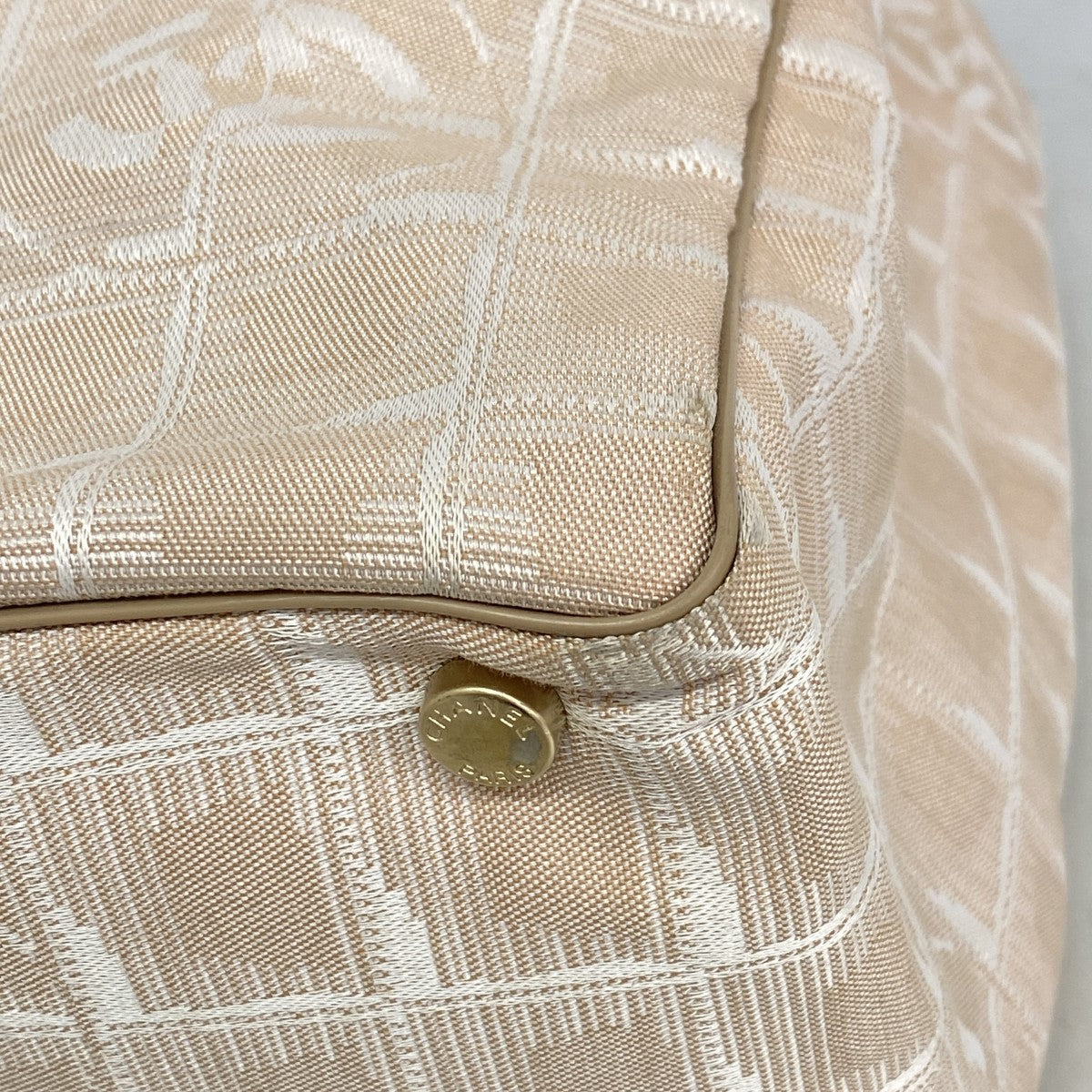 【6fb2478】シャネル トートバッグ ニュートラベル ナイロン ベージュ シルバー シャンパンゴールド金具【中古】レディース