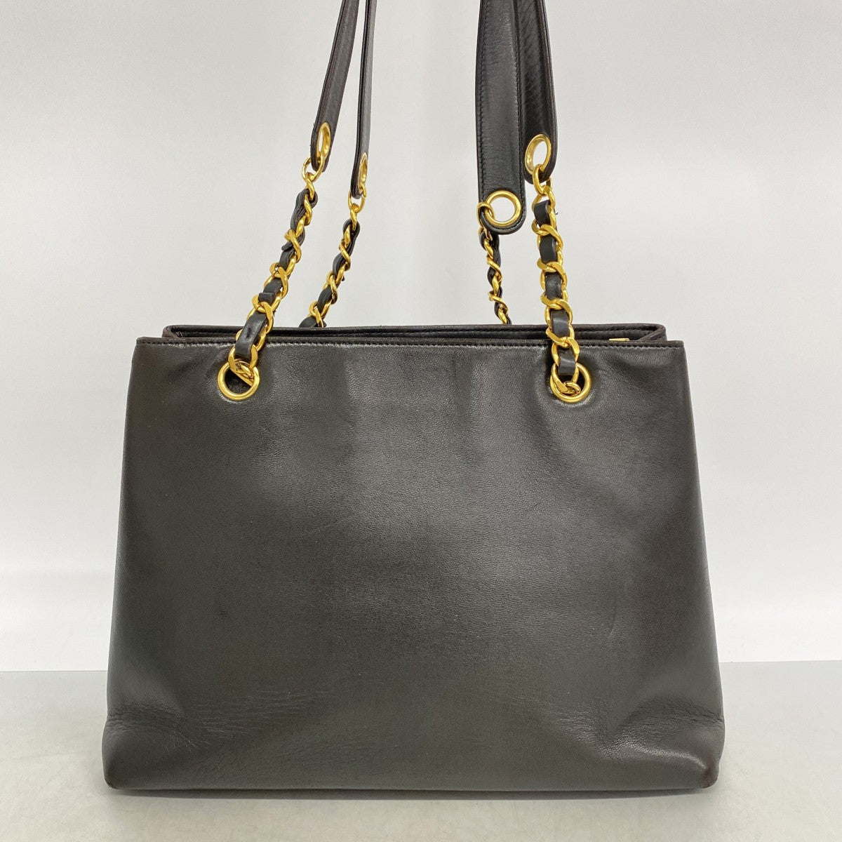 【6fb2479】シャネル ショルダーバッグ ラムスキン ブラック ゴールド金具【中古】レディース