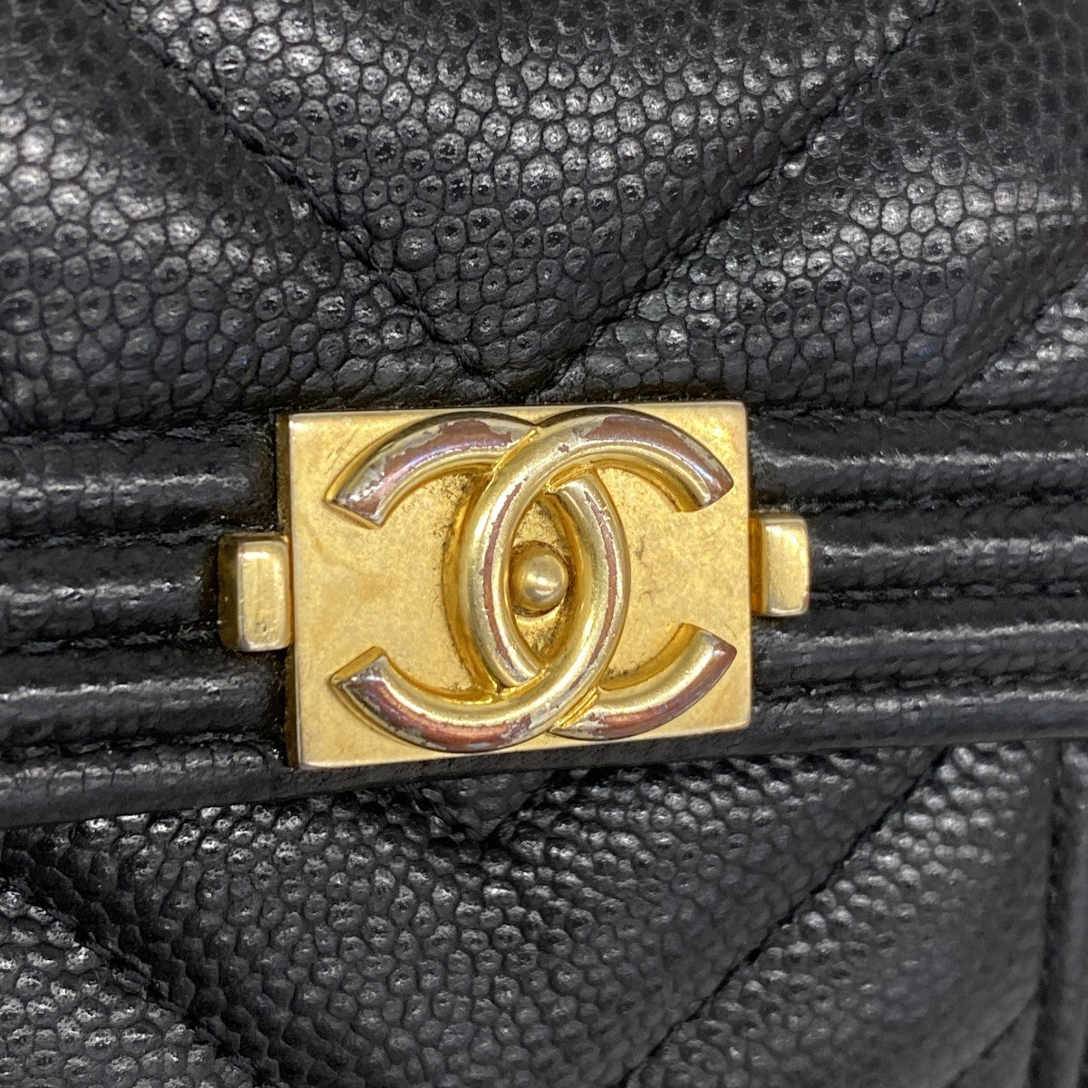 【6fb2480】シャネル 三つ折り財布 ボーイシャネル キャビアスキン ブラック ゴールド金具【中古】レディース
