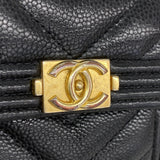 【6fb2480】シャネル 三つ折り財布 ボーイシャネル キャビアスキン ブラック ゴールド金具【中古】レディース