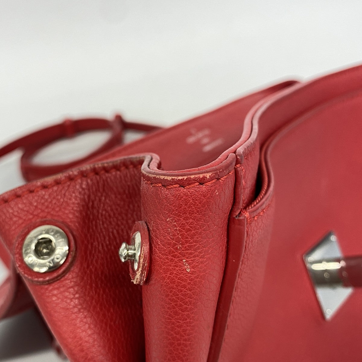 【6fb2502】ルイヴィトン ハンドバッグ トリヨン ロックミーII BB M51202 ルビー 2wayバッグ【中古】レディース