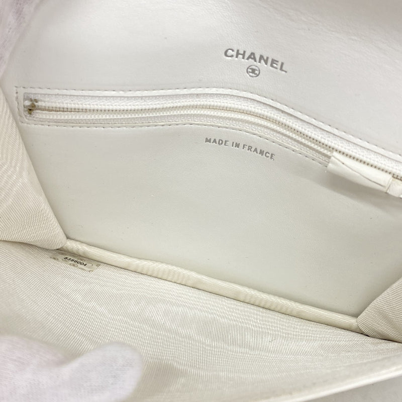 【6fb2513】シャネル ポーチ カメリア ラムスキン ホワイト シルバー金具【中古】レディース
